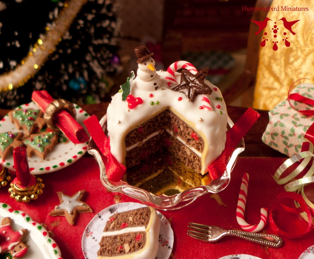 Cut Merry Berry Christmas Cake 2.jpg